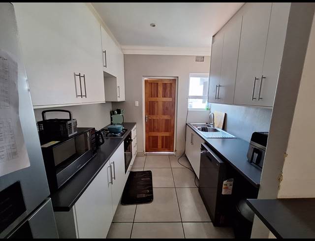 3 BEDROOM TOWNHOUSE FOR SALE IN ARCON PARK